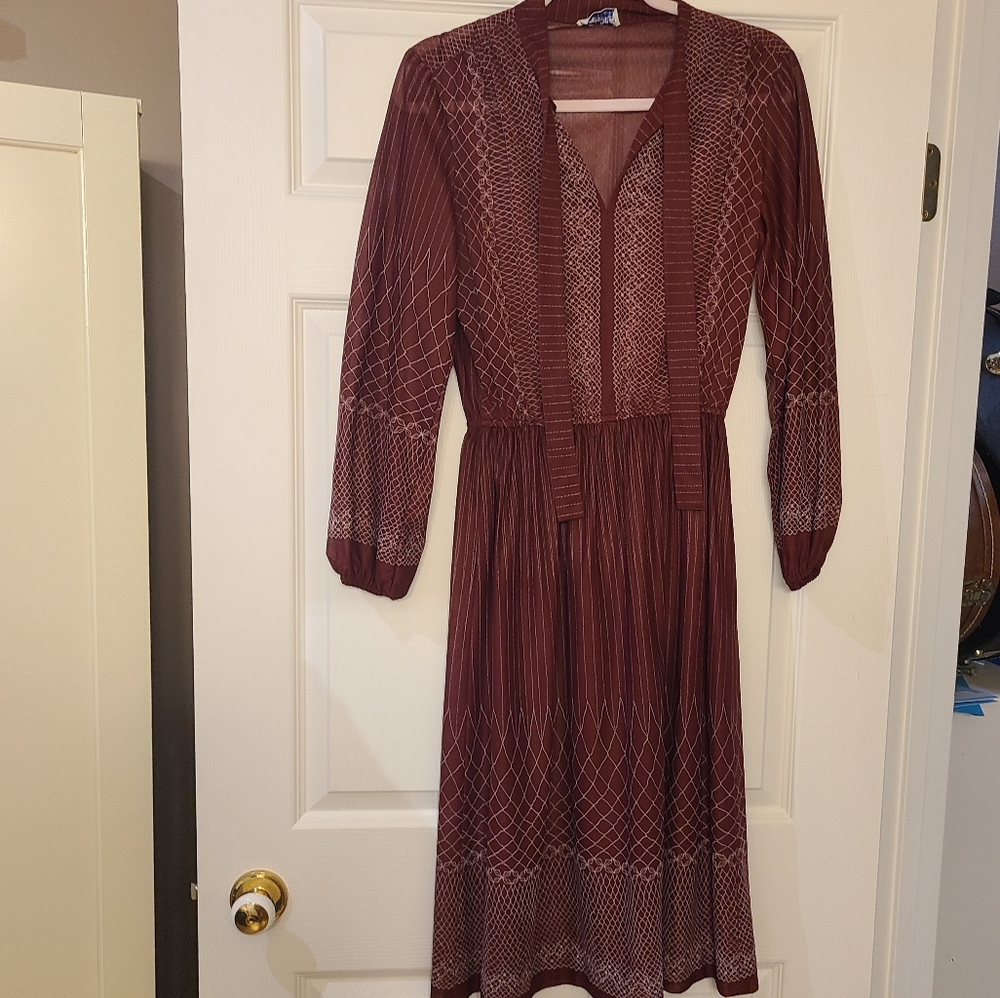 3/$50 - Vintage Burgundy Dress - NuMode - Size M/L